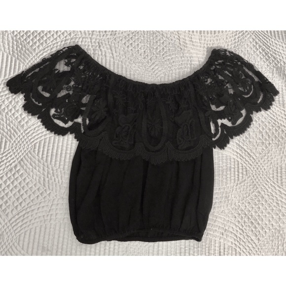 Forever 21 | Off-the-shoulder top with lace detail - Picture 4 of 5